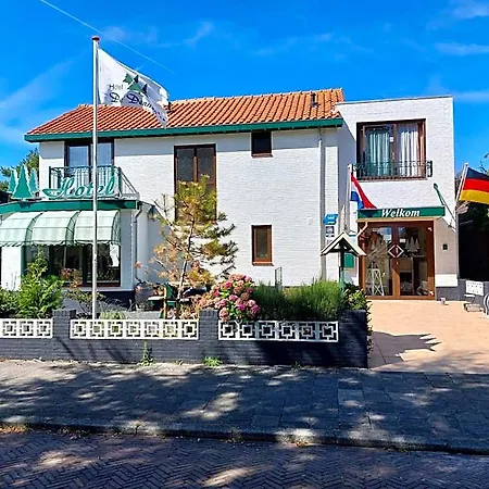 De Dennen Hotel