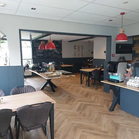 Hotel De Dennen 3*