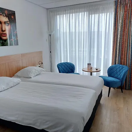 De Dennen Hotel 3*